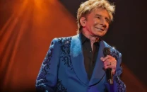 barry manilow reveals lung cancer diagnosis and postpones concerts