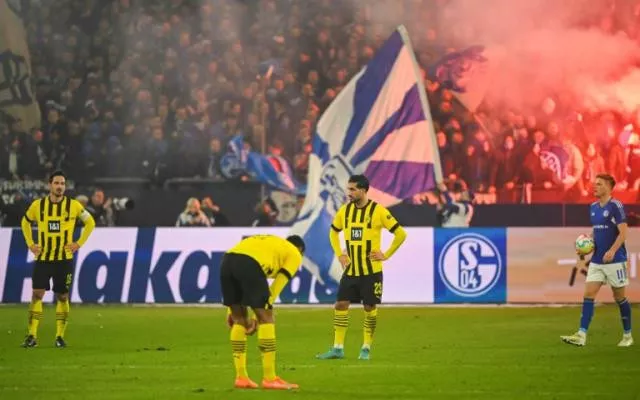 bayern alone on top after dortmund drop points bayern alone on top after dortmund drop points