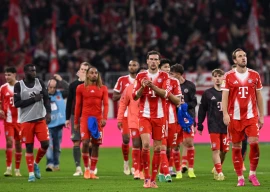 bayern munich s leon goretzka and harry kane applaud their fans after the match on november 1 photo reuters