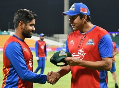 wasim akram rubbishes reports of rift with babar azam