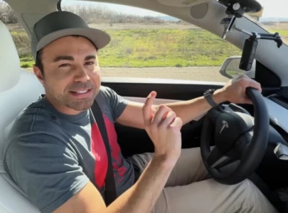 mark rober faces backlash over tesla autopilot test accused of misleading viewers