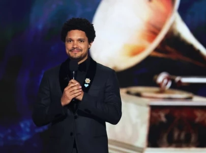 trevor noah criticized for joke about colombians and shakira during grammys monologue do better
