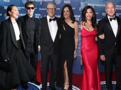 mark zuckerberg bill gates and jeff bezos attend breakthrough prize gala with partners after trump s tariff shift mark zuckerberg bill gates and jeff bezos attend breakthrough prize gala with partners after trump s tariff shift