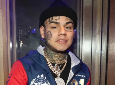 rapper tekashi 6ix9ine claims he shared jail cell with diddy we sleeping right next to each other rapper tekashi 6ix9ine claims he shared jail cell with diddy we sleeping right next to each other