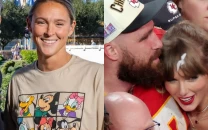 kylie kelce playfully pushes back on travis kelce s claim that he and taylor swift don t argue kylie kelce playfully pushes back on travis kelce s claim that he and taylor swift don t argue