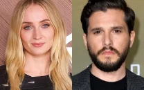 sophie turner and kit harington gag after kissing in the dreadful
