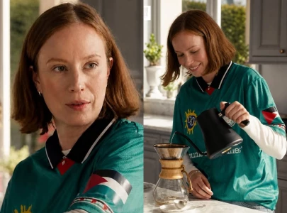 hannah einbinder wears palestinian football club jersey on hacks season 5