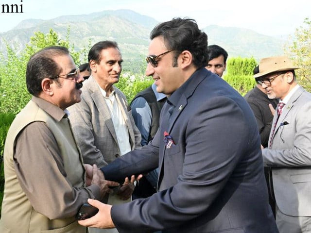 foreign minister bilawal bhutto zardari is welcomed by ajk assembly members upon his arrival in muzaffarabad photo nni foreign minister bilawal bhutto zardari is welcomed by ajk assembly members upon his arrival in muzaffarabad photo nni