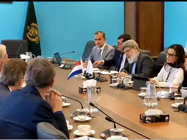 federal minister of climate change senator sherry rehman holds a meeting with a delegation from the netherlands on may 17 2023 photo screengrab federal minister of climate change senator sherry rehman holds a meeting with a delegation from the netherlands on may 17 2023 photo screengrab