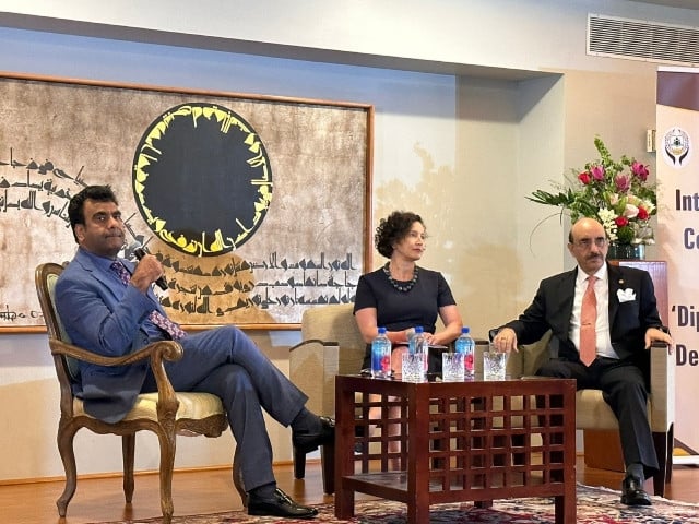 pakistan s ambassador to the united states masood khan and principal deputy assistant secretary elizabeth horst at international conference on diplomacy for development organized by international academy of letters in houston photo radio pakistan