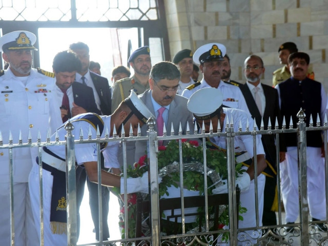 caretaker pm anwaarul haq kakar lays floral wreath at mazar e quaid in karachi photo nni