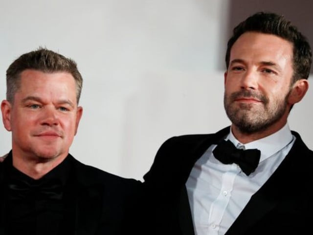ben affleck enjoys night out with matt damon amid jennifer lopez divorce ben affleck enjoys night out with matt damon amid jennifer lopez divorce