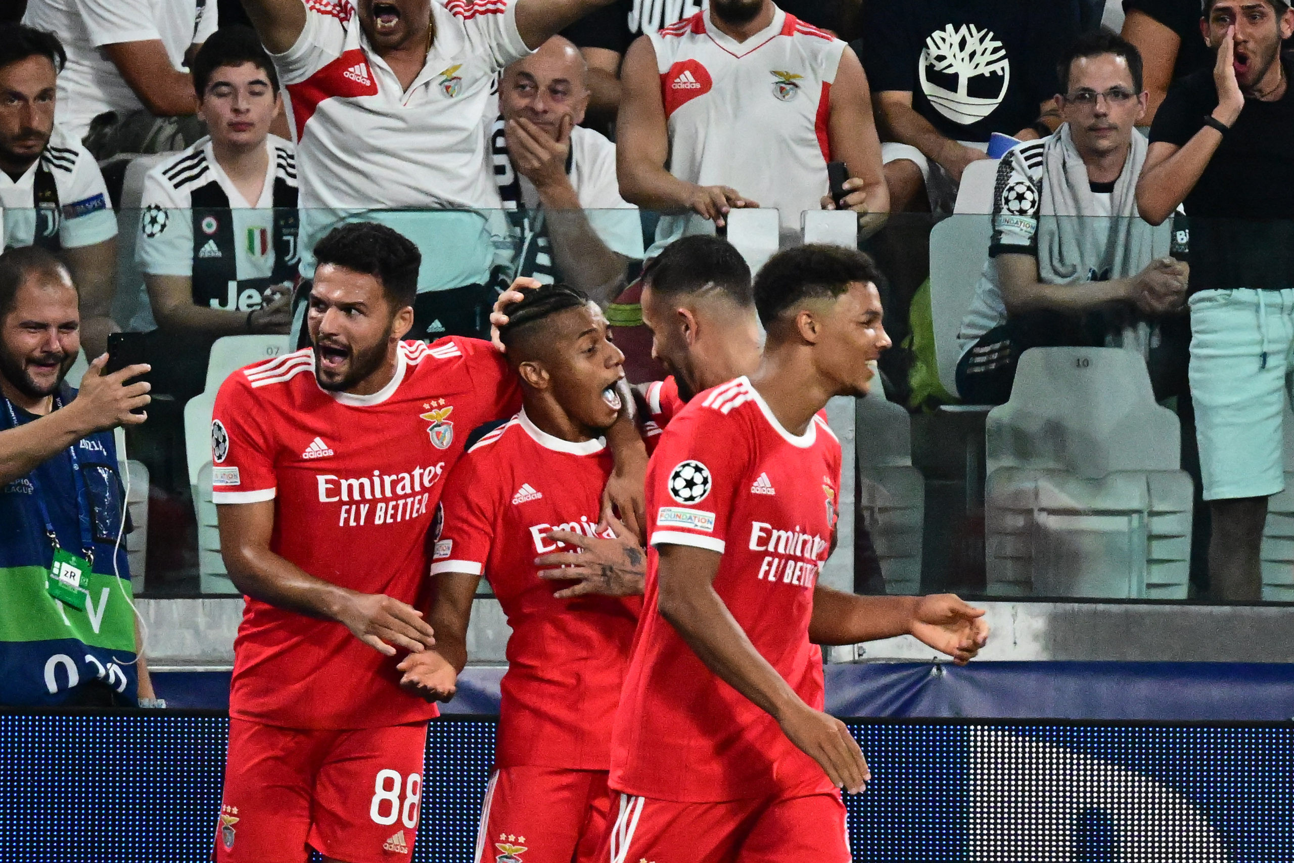 Photo of Benfica sink dismal Juve to win 12th straight match