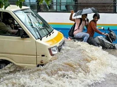 overnight rain triggers bengaluru floods building collapse leaves residents trapped overnight rain triggers bengaluru floods building collapse leaves residents trapped