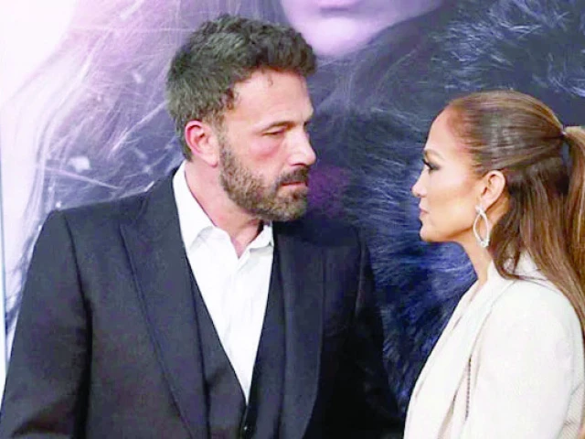 bennifer reunite on red carpet