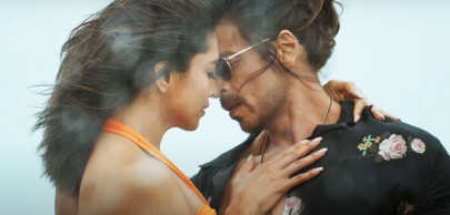shirtless shah rukh and deepika in swimsuit live up to expectations from besharam rang shirtless shah rukh and deepika in swimsuit live up to expectations from besharam rang