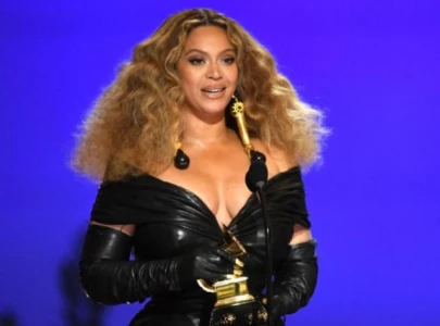beyonc snubbed by country music awards despite texas hold em success
