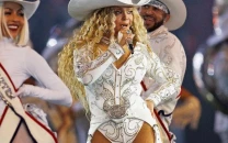 why beyonc was absent from the emmys despite winning her first award