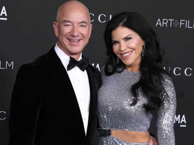 jeff bezos fianc e lauren s nchez sued by former yoga instructor jeff bezos fianc e lauren s nchez sued by former yoga instructor