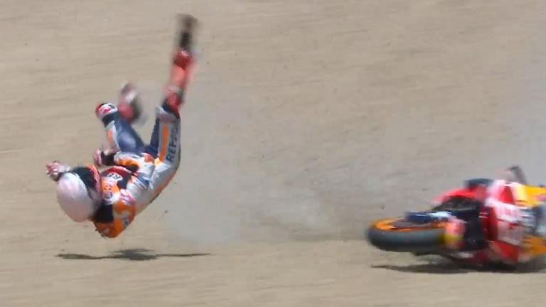 Photo of Honda’s Marquez suffers nasty fall