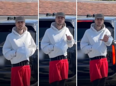 justin bieber confronts paparazzi during public outing with hailey bieber justin bieber confronts paparazzi during public outing with hailey bieber