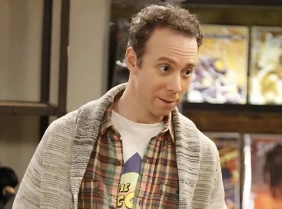 new big bang theory spinoff confirmed with multiverse plot featuring stuart bloom and returning cast