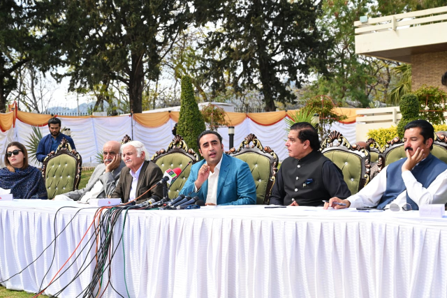 can t tolerate pm s threat to zardari bilawal can t tolerate pm s threat to zardari bilawal