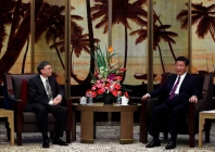 china s president xi jinping r speaks during a meeting with microsoft founder bill gates at the boao forum for asia bfa annual conference in boao town hainan province april 8 2013 reuters