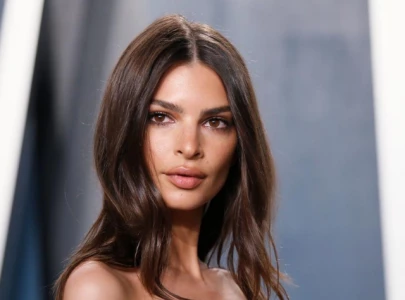 emily ratajkowski slams blue origin spaceflight as planet destroying hypocrisy