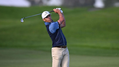 nine under horschel grabs early lead at torrey pines