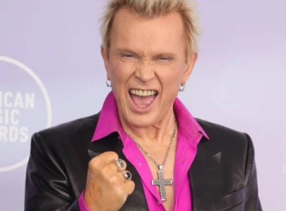 billy idol receives ama lifetime achievement award and shares message to young musicians billy idol receives ama lifetime achievement award and shares message to young musicians