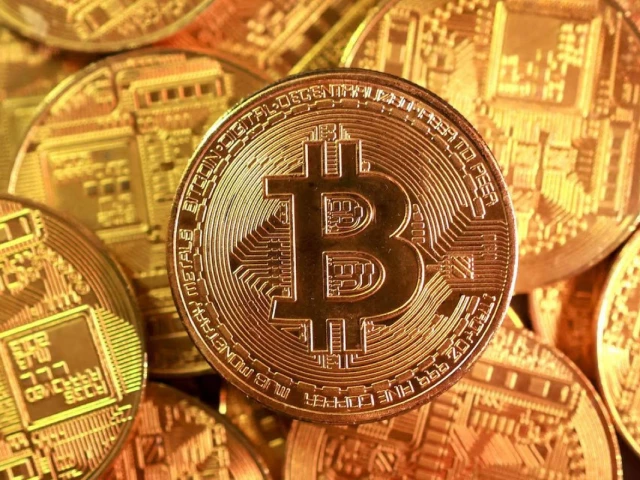 Bitcoin slides below ,000 as traders grow cautious | The Express Tribune