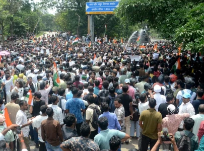 indian police fire tear gas use batons to disperse youth protesters