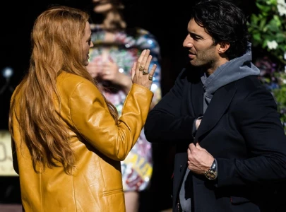 blake lively faces backlash after justin baldoni exposes alleged flirty texts on new website blake lively faces backlash after justin baldoni exposes alleged flirty texts on new website