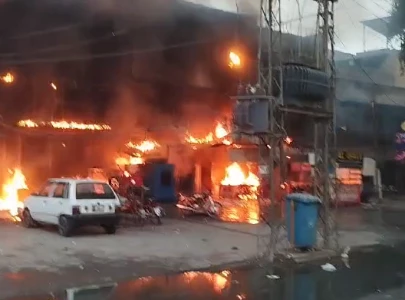 lahore shop hit by cylinder explosion