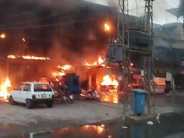 lahore shop hit by cylinder explosion lahore shop hit by cylinder explosion