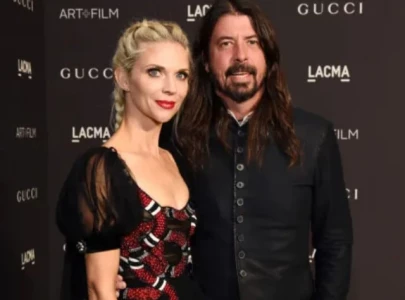 dave grohl s wife jordyn blum ditches wedding ring while spotted with tennis coach