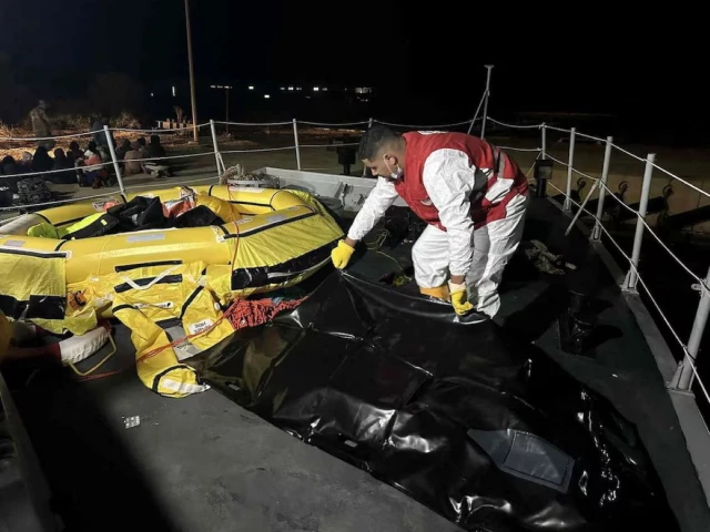 a red crescent worker moves a body bag after two boats carrying migrants capsized off the libyan coastal city of al khums causing multiple casualties in a location given as khums libya november 15 2025 photo reuters a red crescent worker moves a body bag after two boats carrying migrants capsized off the libyan coastal city of al khums causing multiple casualties in a location given as khums libya november 15 2025 photo reuters