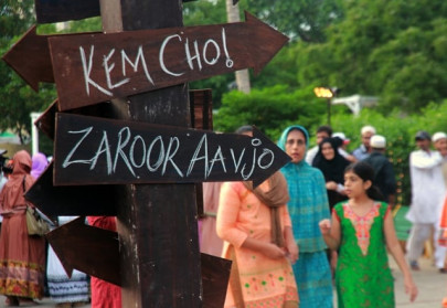 karachiites descend en masse on the bohra bazaar