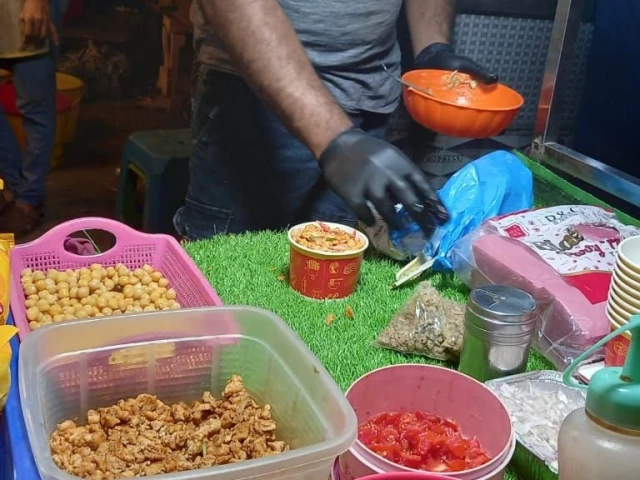 spicy chaat at bohra food street photo author spicy chaat at bohra food street photo author