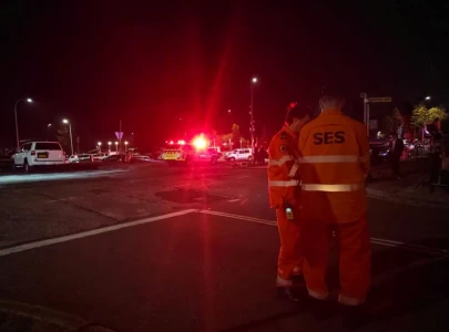 10 killed dozen injured in shooting at sydney s bondi beach 10 killed dozen injured in shooting at sydney s bondi beach