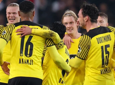 brandt strikes late for dortmund brandt strikes late for dortmund
