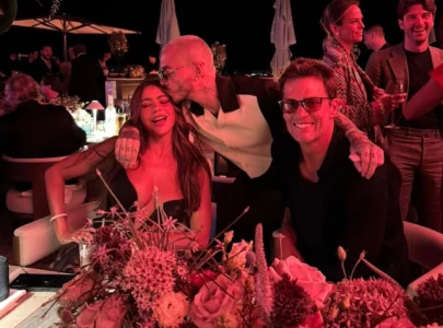 tom brady denies claim he called sofia vergara too old amid reports of a brief summer fling