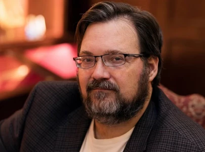 brandon sanderson shares mistborn screenplay update as skyward tv adaptation moves forward