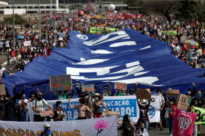 demonstrators take part in a protest against brazil s president jair bolsonaro in brasilia brazil may 29 2021 reuters ueslei marcelino