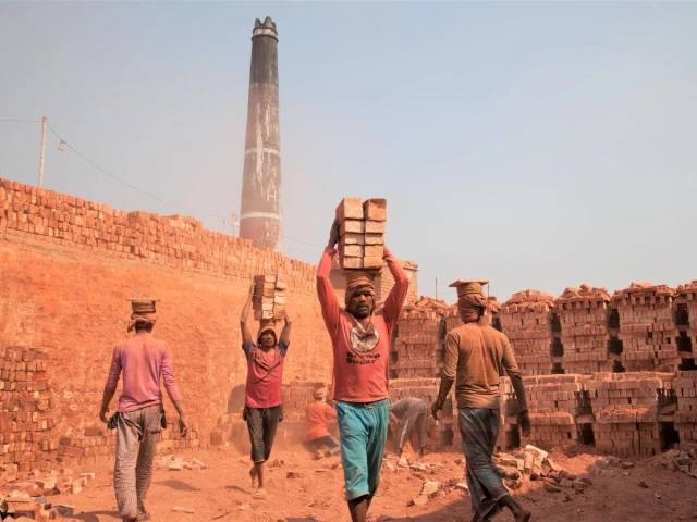 according to a joint survey by epa punjab and the urban unit there are approximately 10 394 brick kilns operating across the province photo pexels according to a joint survey by epa punjab and the urban unit there are approximately 10 394 brick kilns operating across the province photo pexels