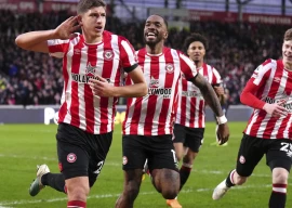 brentford palace survive penalty shoot outs to reach league cup last 16
