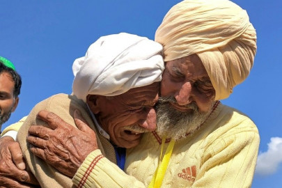 love transcends indian pakistani siblings reunite 75 years after partition love transcends indian pakistani siblings reunite 75 years after partition