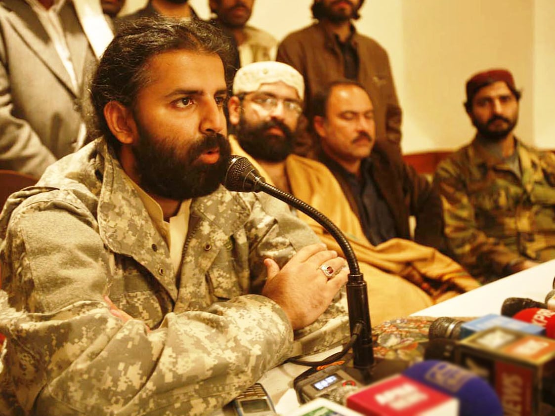 shahzain bugti s convoy prevented from moving