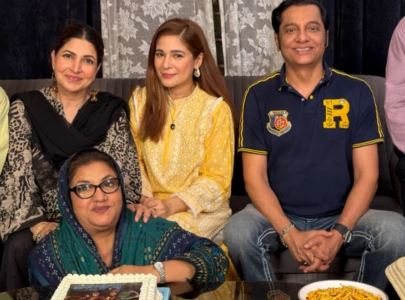 ayesha omar nabeel zafar celebrate 17 years of bulbulay